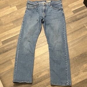 Wrangler Men's Denim Blue Straight Jeans